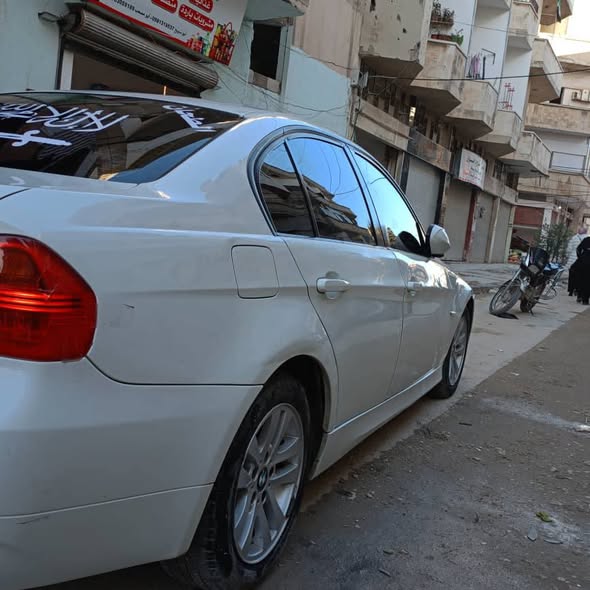 بي ام دبليو 320I 2008 - صورة 5