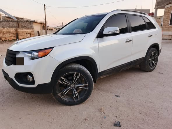 كيا سيرنتو 2011 - صورة 4