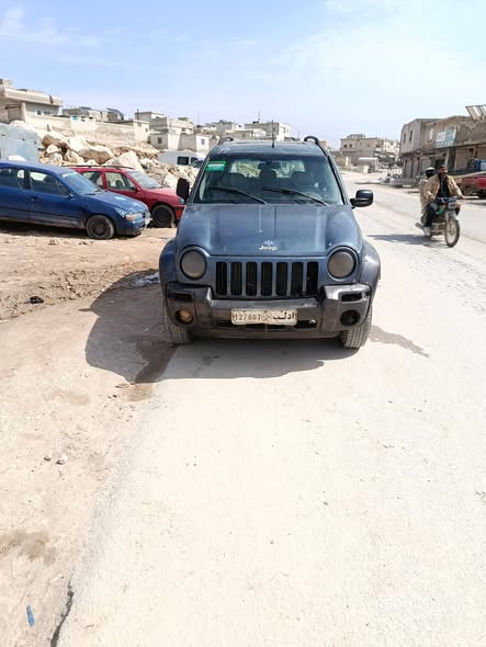 جيب شيروكي 2001 - صورة 3