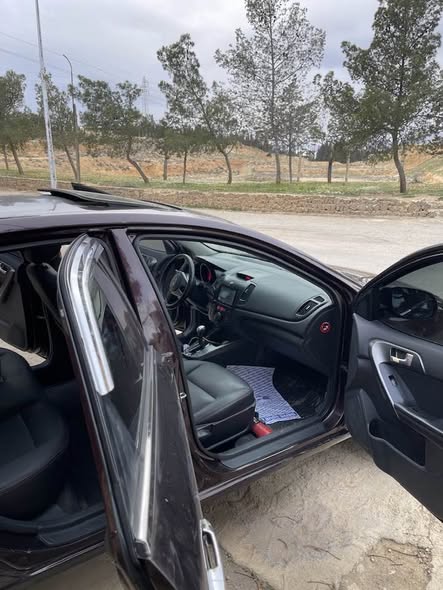 كيا فورتي 2011 - صورة 3