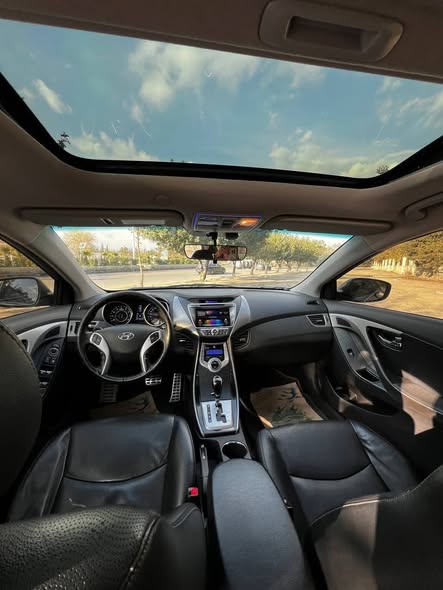 هونداي أفانتي 2012