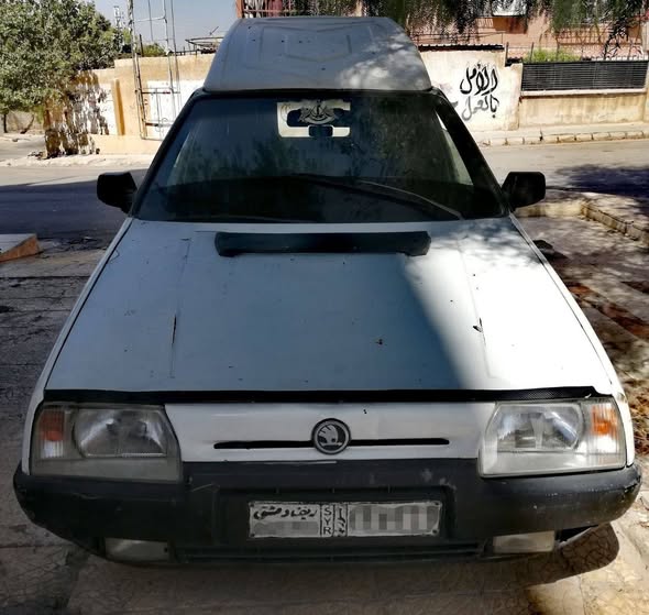 سكودا بيك أب 1995 - صورة 1