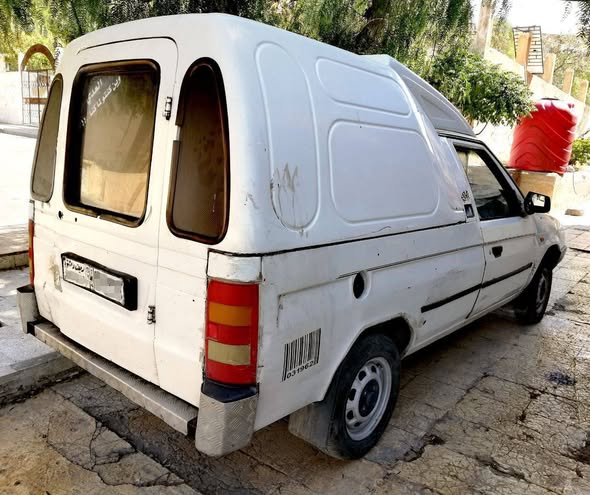 سكودا بيك أب 1995 - صورة 4