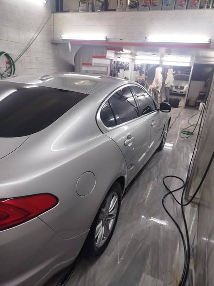 جاكوار XF 2012 - صورة 1