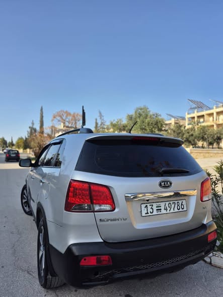 كيا سورينتو 2011