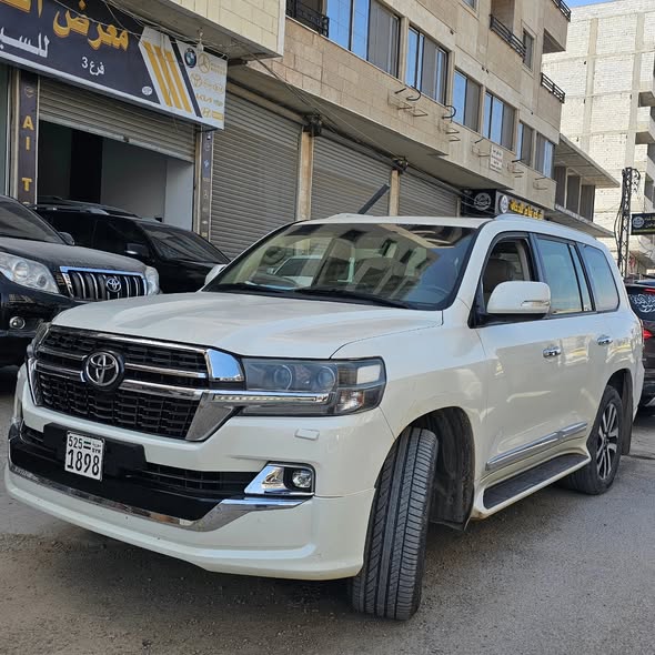 تويوتا لاند كروزر 2019 - صورة 2