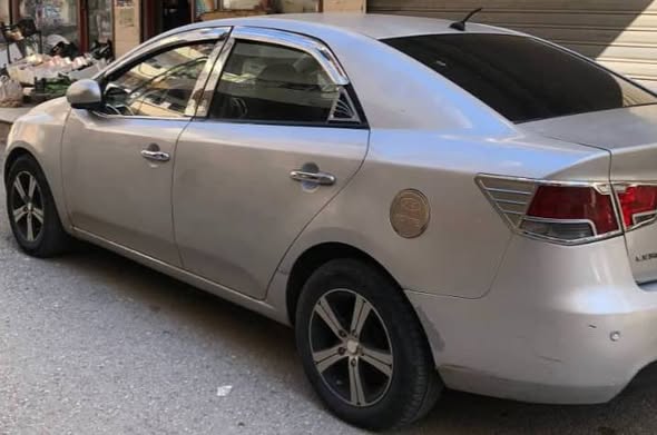 كيا فورتي 2009 - صورة 2