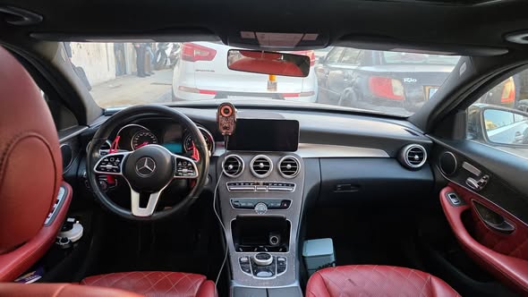 مرسيدس C300 2019 - صورة 4