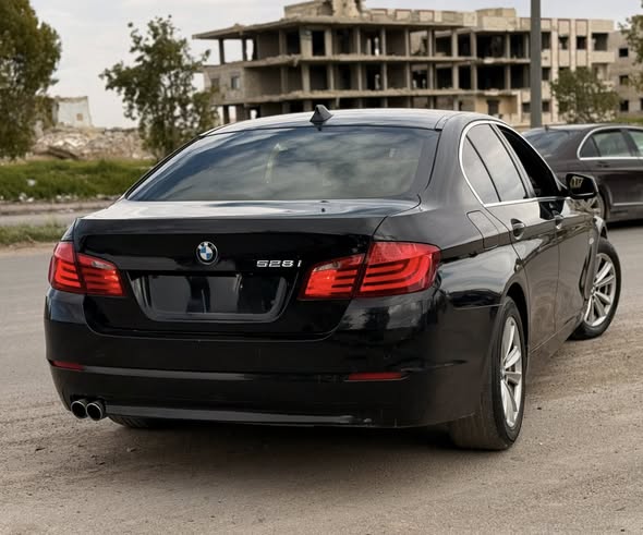 بي إم دبليو الفئة الخامسة 2011