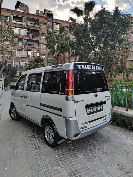 شانا ايديل 2012 - صورة 2