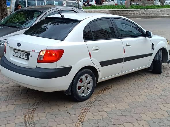 كيا ريو 2010 - صورة 1