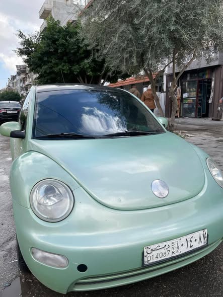 فولكس فاغن نيو بيتل 2002 - صورة 1