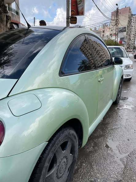 فولكس فاغن نيو بيتل 2002 - صورة 2