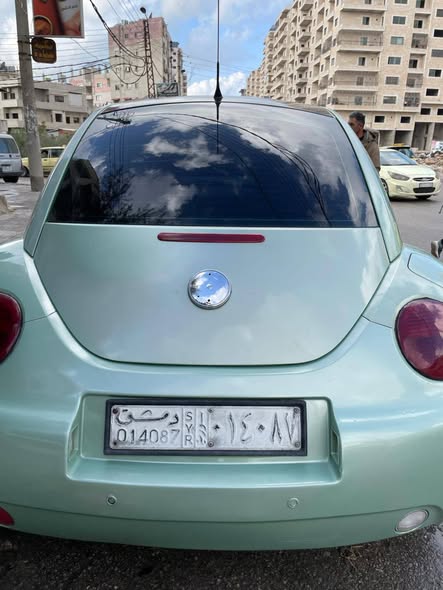 فولكس فاغن نيو بيتل 2002 - صورة 4