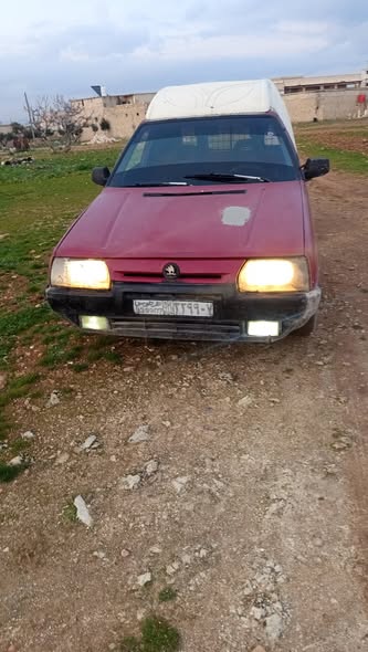 سكودا بيك أب 1994 - صورة 2