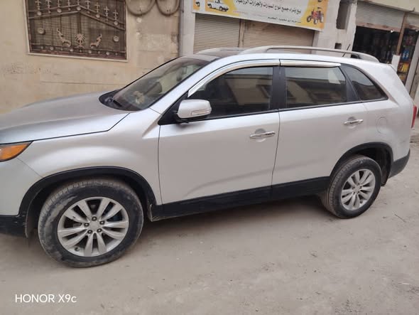 كيا سورنتو 2010 - صورة 2