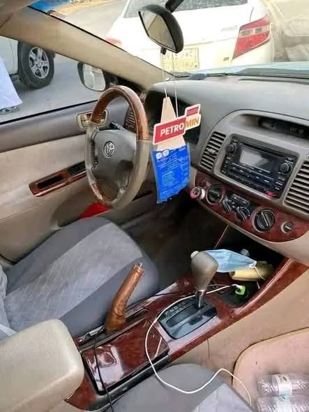 تويوتا كامري 2004 - صورة 3