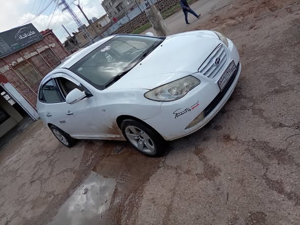 هيونداي أفانتي 2010 - صورة 1