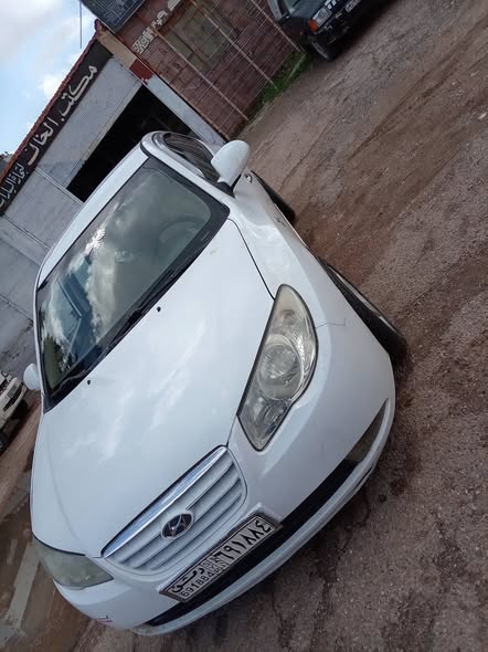 هيونداي أفانتي 2010 - صورة 2