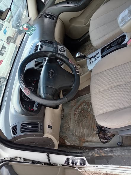 هيونداي أفانتي 2010 - صورة 3