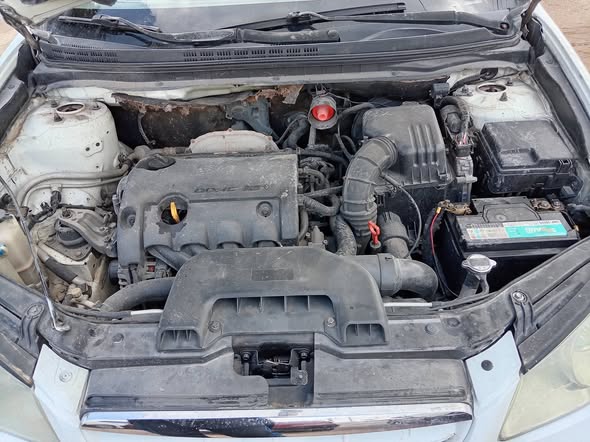 هيونداي أفانتي 2010 - صورة 4