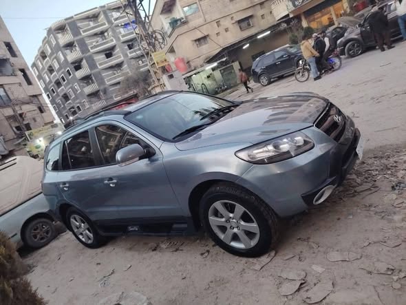 هيونداي سنتافي 2009 - صورة 2