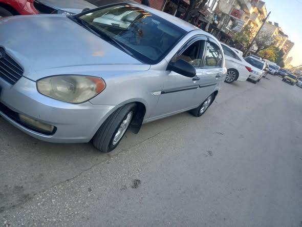 هونداي فيرنا 2009 - صورة 1