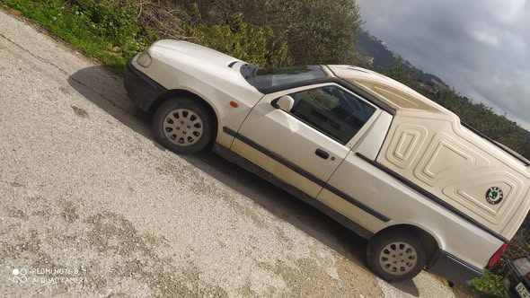 سكودا بيك أب 2000 - صورة 1