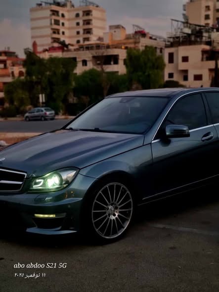 مرسيدس C300 2012 - صورة 1