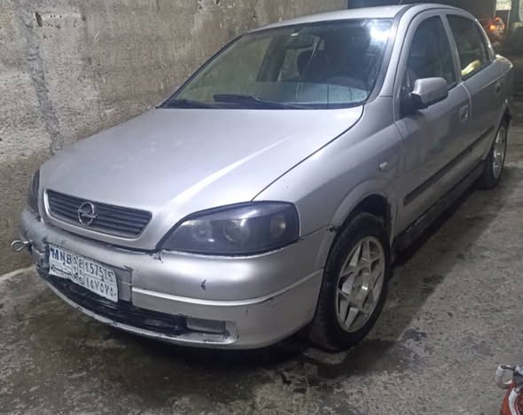 اوبل استرا 2001