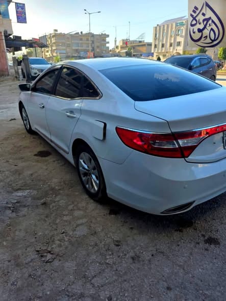 هيونداي أزيرا 2012 - صورة 4