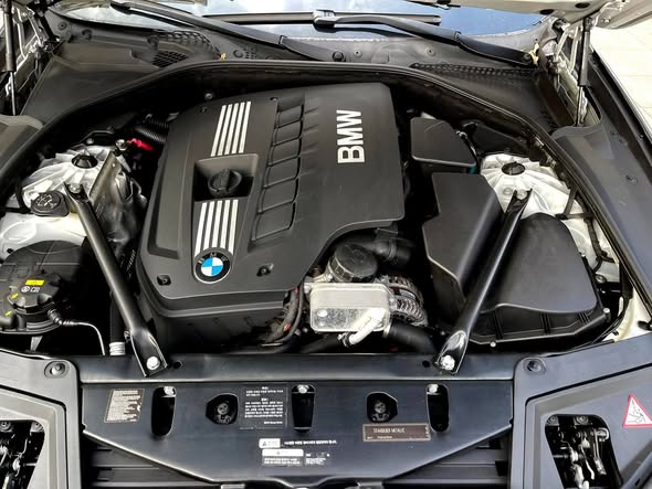 بي إم دبليو 528i 2011 - صورة 2