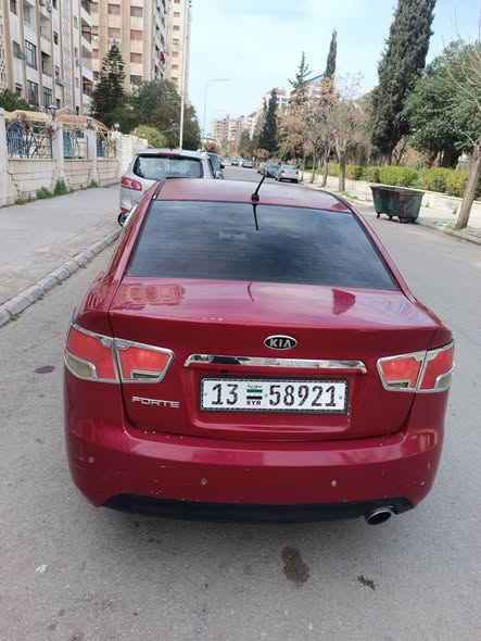 كيا فورتي 2010 - صورة 3