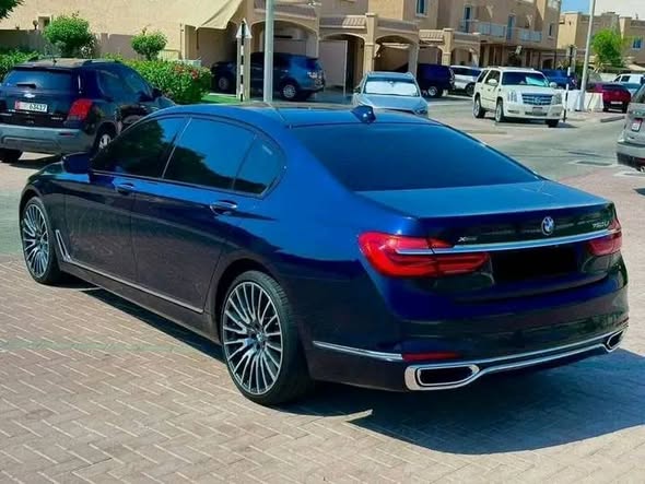 بي إم دبليو 750Li 2016