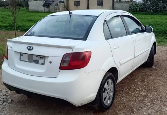 كيا ريو 2011 - صورة 3