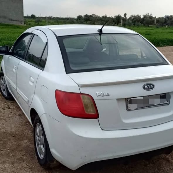 كيا ريو 2011 - صورة 4