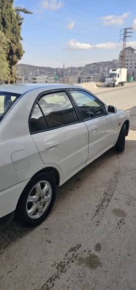 ميتسوبيشي لانسر 1999 - صورة 2