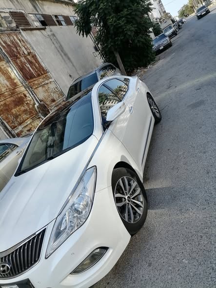 هيونداي آزيرا 2012 - صورة 1