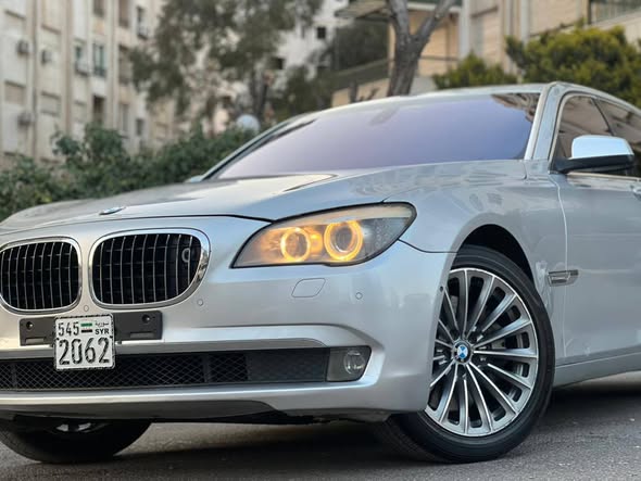 بي إم دبليو 750 2012 - صورة 2