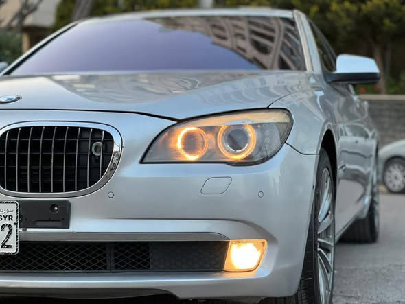 بي إم دبليو 750 2012 - صورة 3