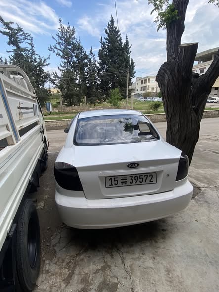 كيا ريو 2002 - صورة 1