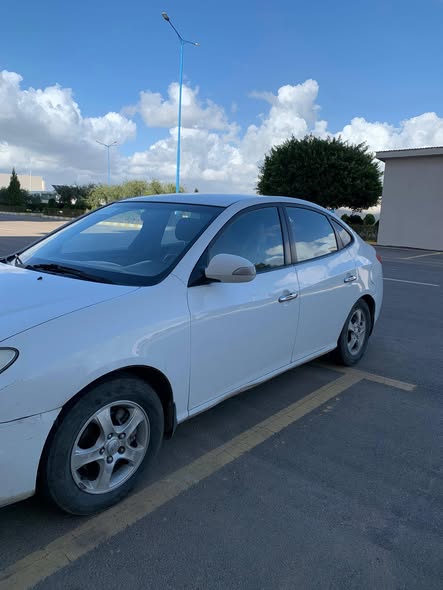 هيونداي افانتي 2010 - صورة 1