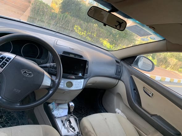 هيونداي افانتي 2010 - صورة 2