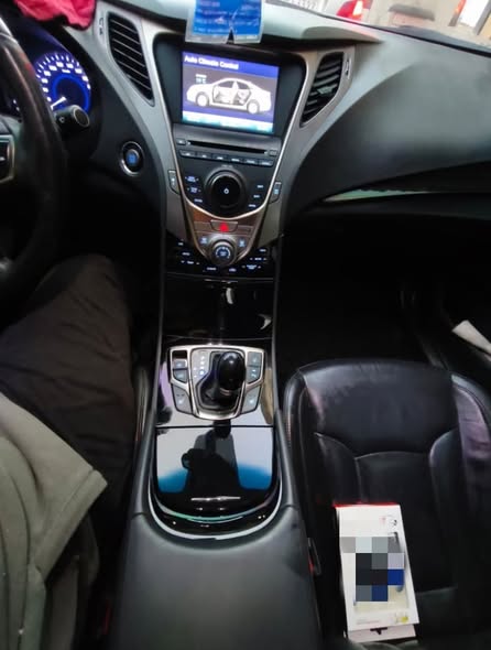 هيونداي أزيرا 2012