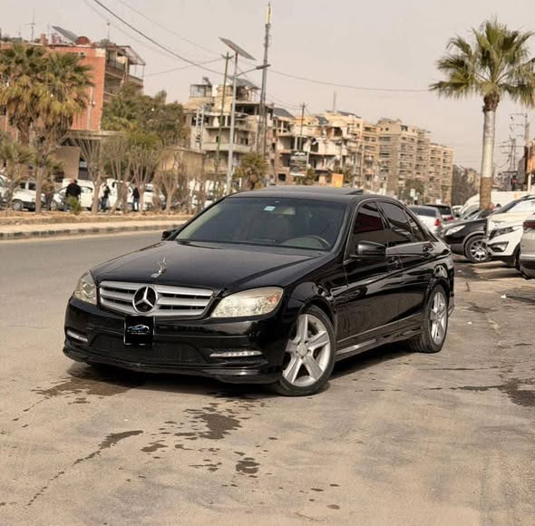 مرسيدس C300 2010 - صورة 2