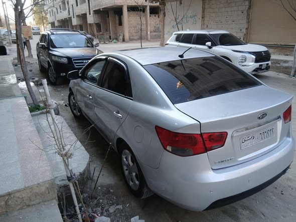 كيا فورتي 2010 - صورة 3