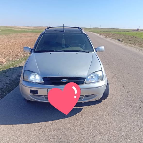 فورد كورير 2005 - صورة 1