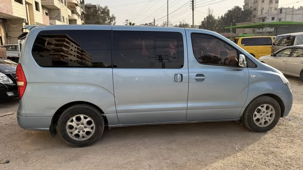 هيونداي ستاريكس 2010 - صورة 3