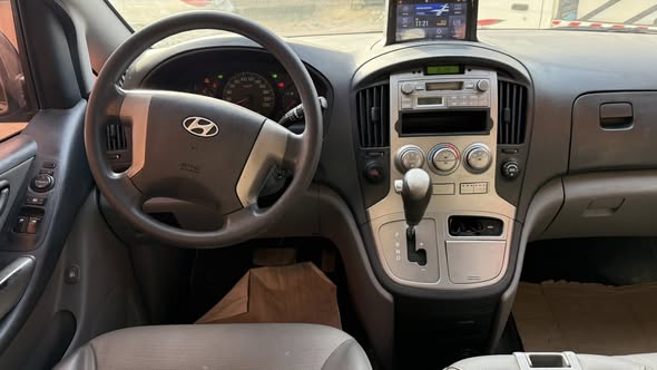 هيونداي ستاريكس 2010 - صورة 5