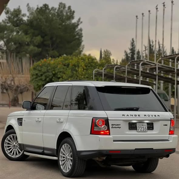 لاند روفر رنج روفر 2012 - صورة 3